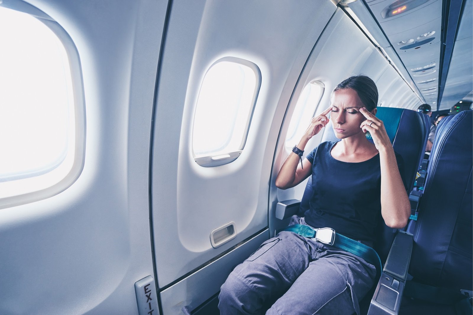 Afraid of flying? Here are 7 tricks to manage your anxiety.