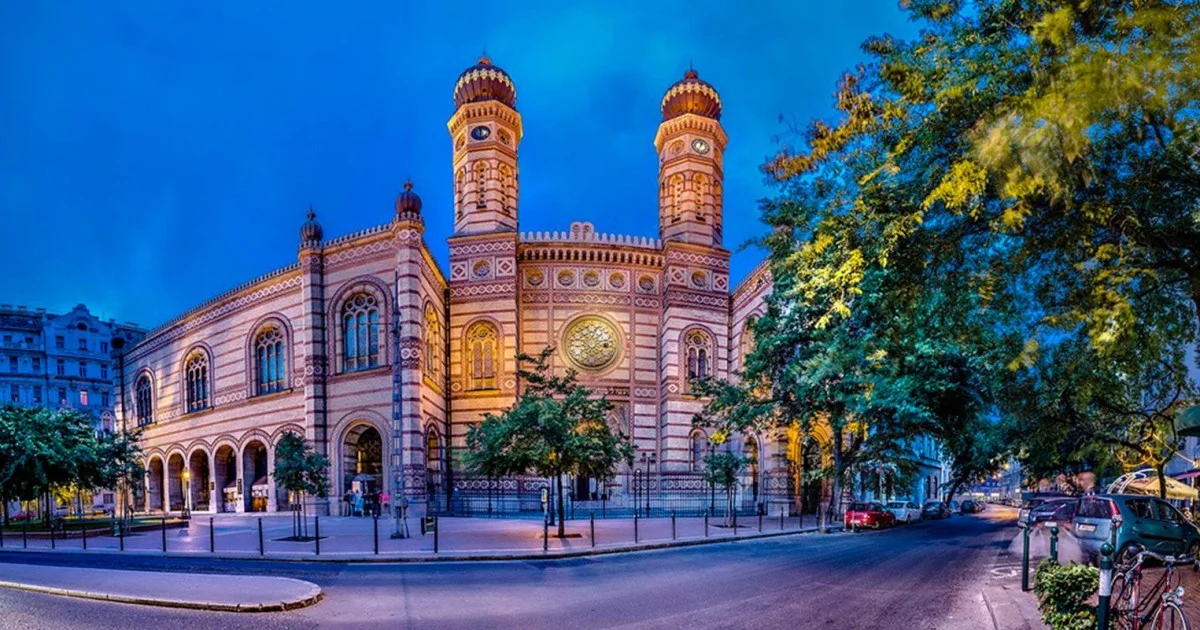 A Guide To The Best Things To Do in The Budapest Jewish Quarter